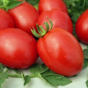 tomat-dachnye-zakroma-min.jpg